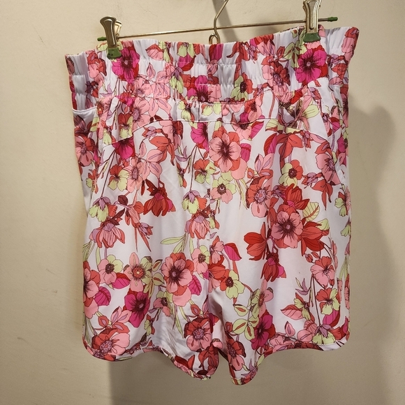 AVIA Women's Floral Drawnstring Athletic Short Size XXL (20) - Picture 4 of 10